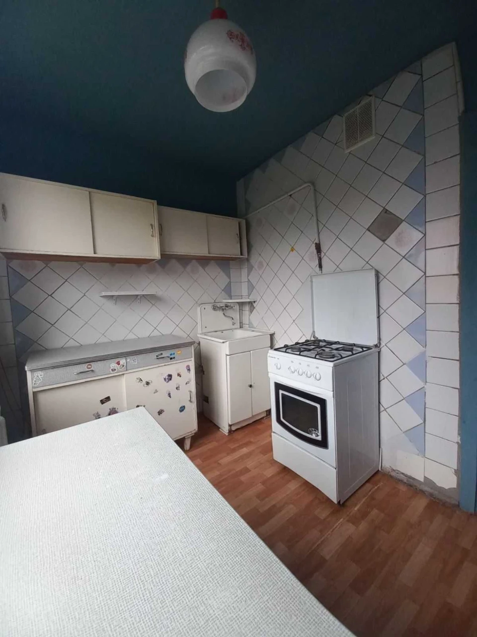 For sale 2-room apartment on Pavlovo Pole, metro 23 Avgusta,