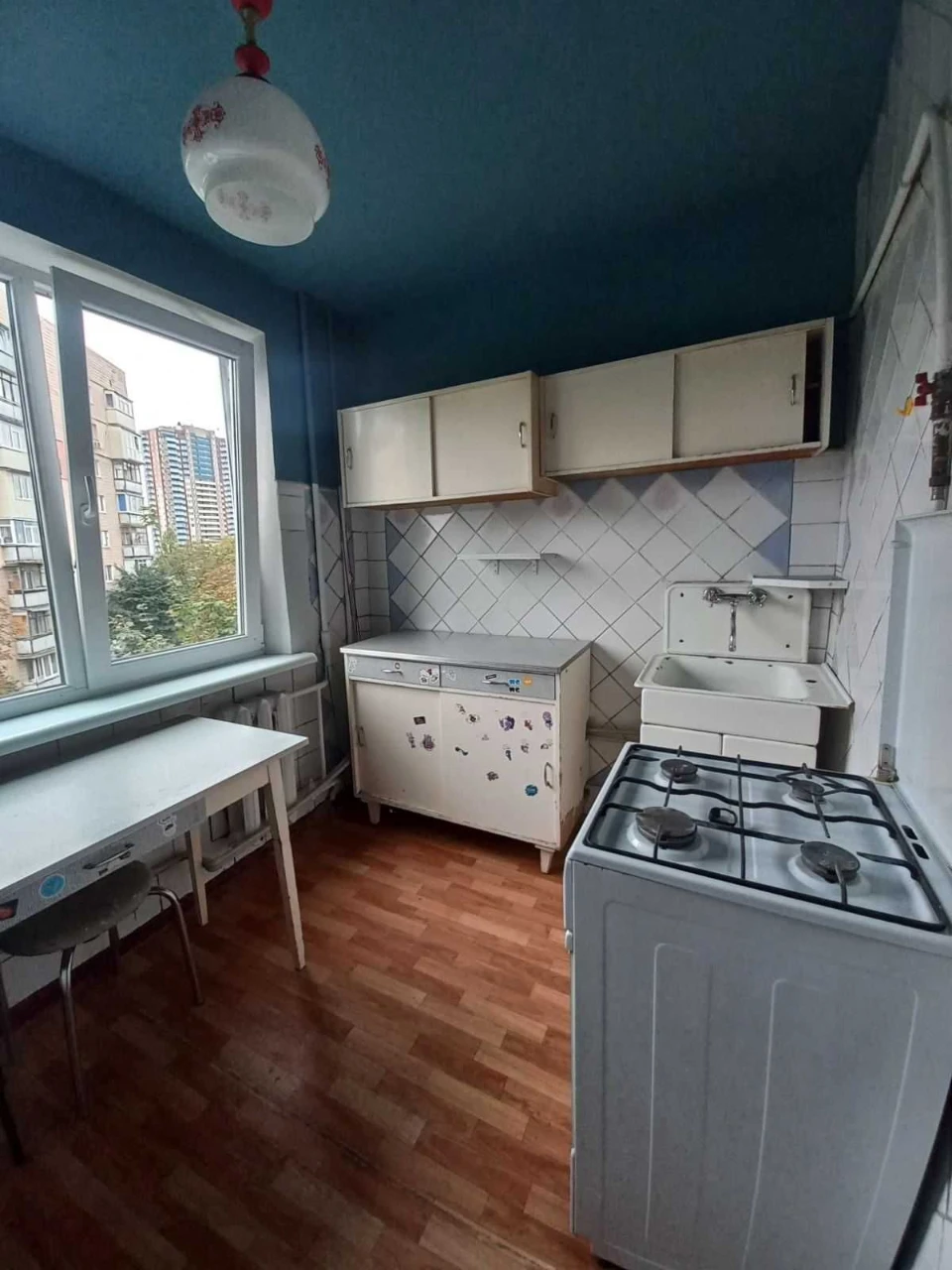 For sale 2-room apartment on Pavlovo Pole, metro 23 Avgusta,