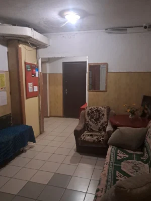 Selling a 3-bedroom apartment in building 16 on Alekseyevka.