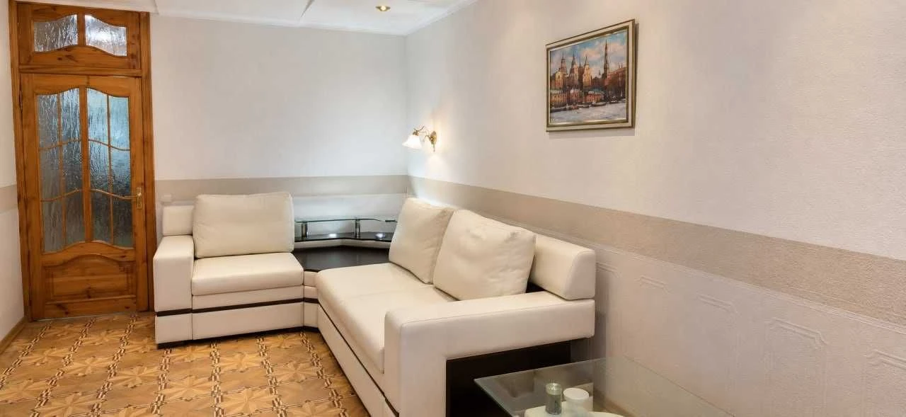 Продам 3 кімнатна квартира біля метро Перемога