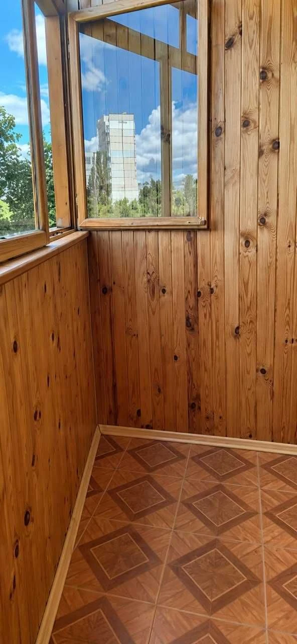 Продам 3 кімнатна квартира біля метро Перемога