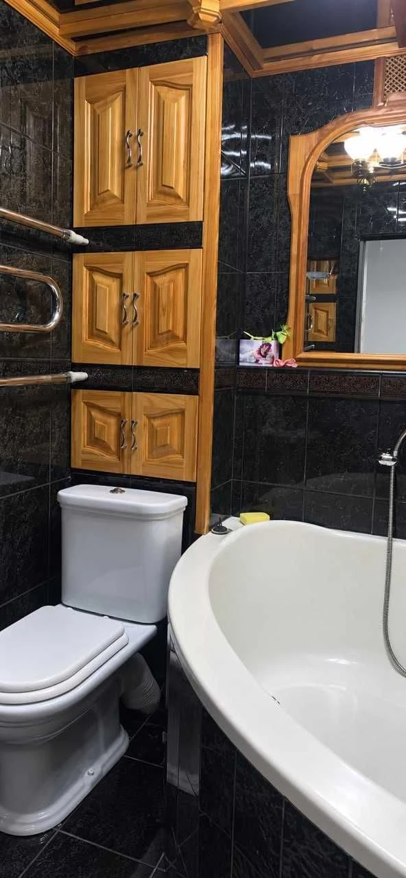 Продам 3 кімнатна квартира біля метро Перемога