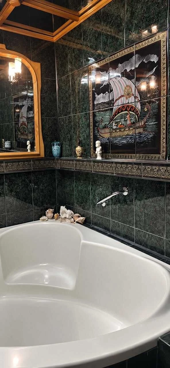 Продам 3 кімнатна квартира біля метро Перемога
