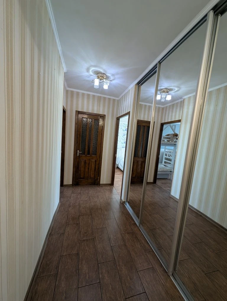 Продам 3 комнатную квартиру.Ремонт.Горизонт.Индустриальная