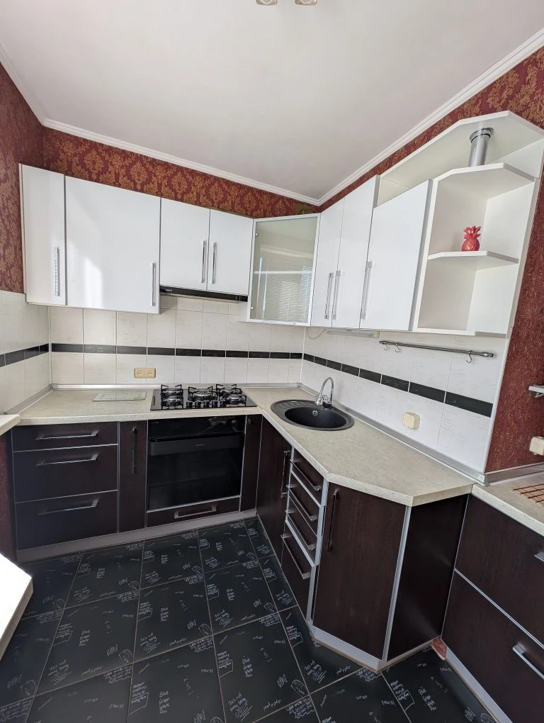 Продам 3 комнатную квартиру.Ремонт.Горизонт.Индустриальная