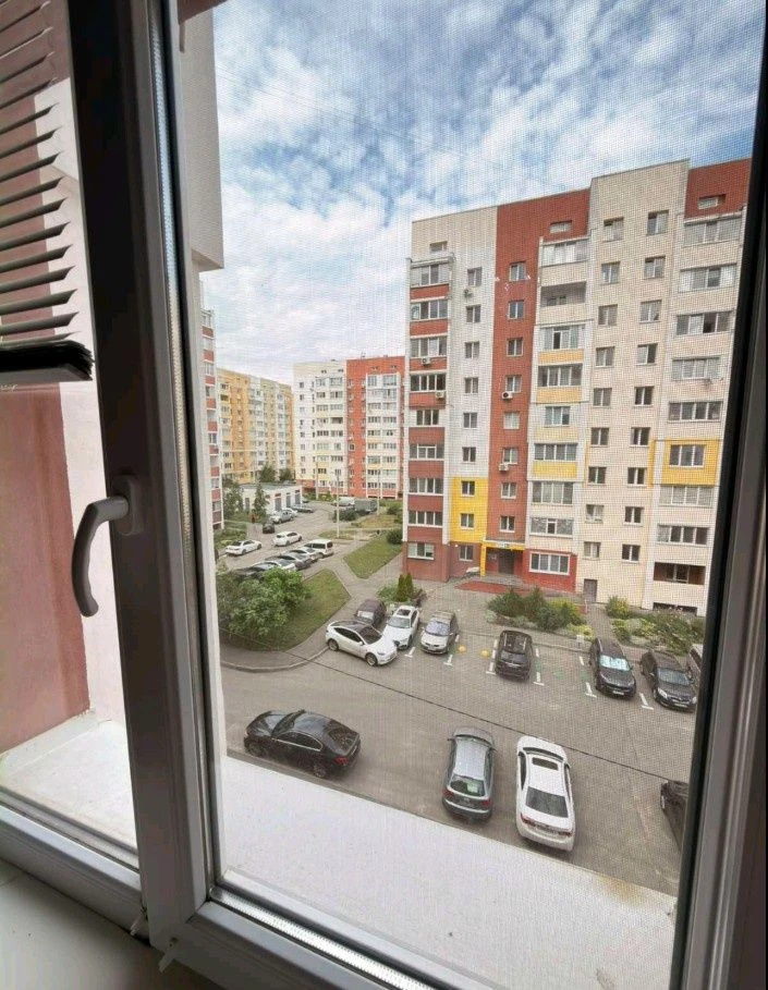 Selling a 1-room apartment with renovation in the Saltovsky residential complex (602 m/r, Me