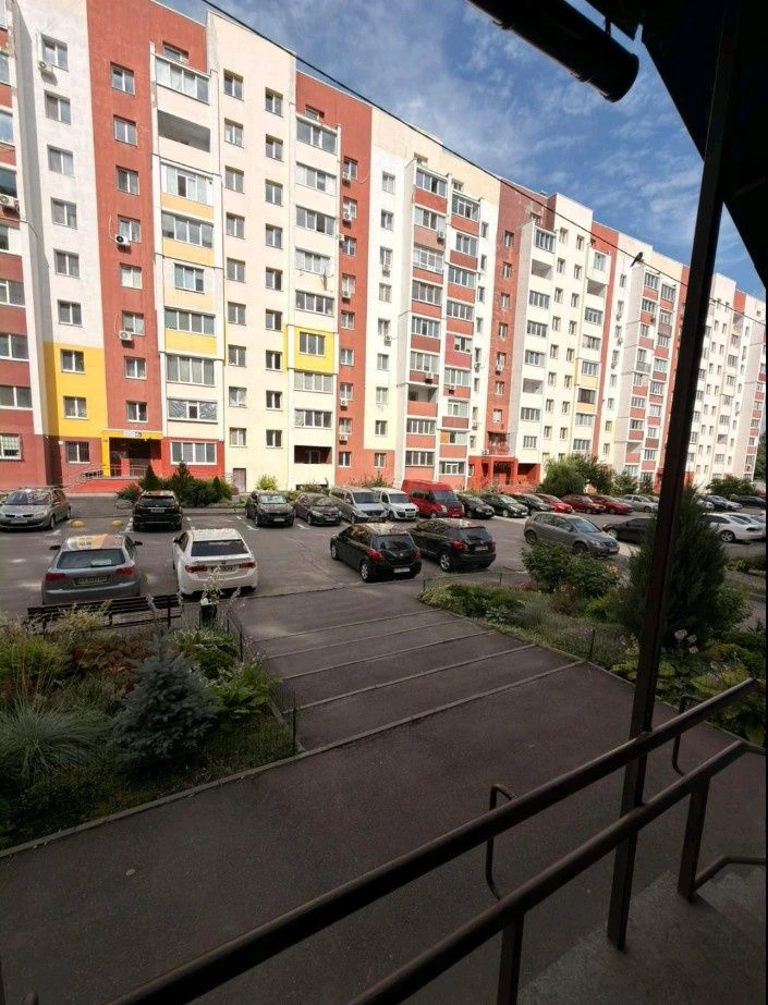 Selling a 1-room apartment with renovation in the Saltovsky residential complex (602 m/r, Me