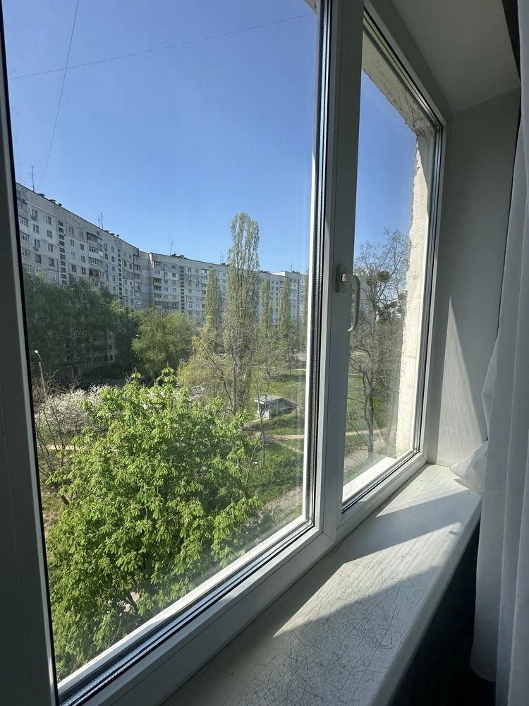 Продам 1 кімнатну квартиру  пр.Л.Свободи,46А. Олексіївка, 6/