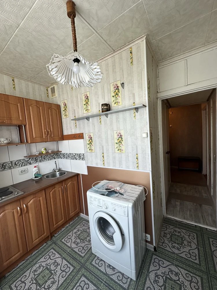 Продам 1 кімнатну квартиру  пр.Л.Свободи,46А. Олексіївка, 6/
