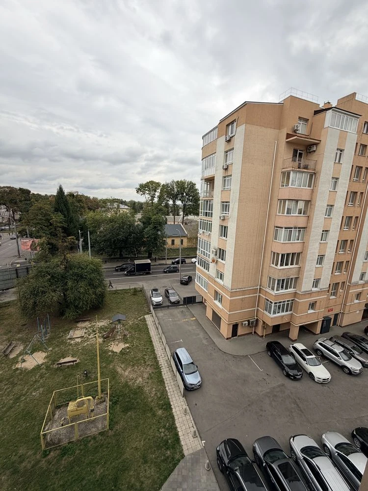 Продаж квартири з ремонтом у,якій ніхто не проживав