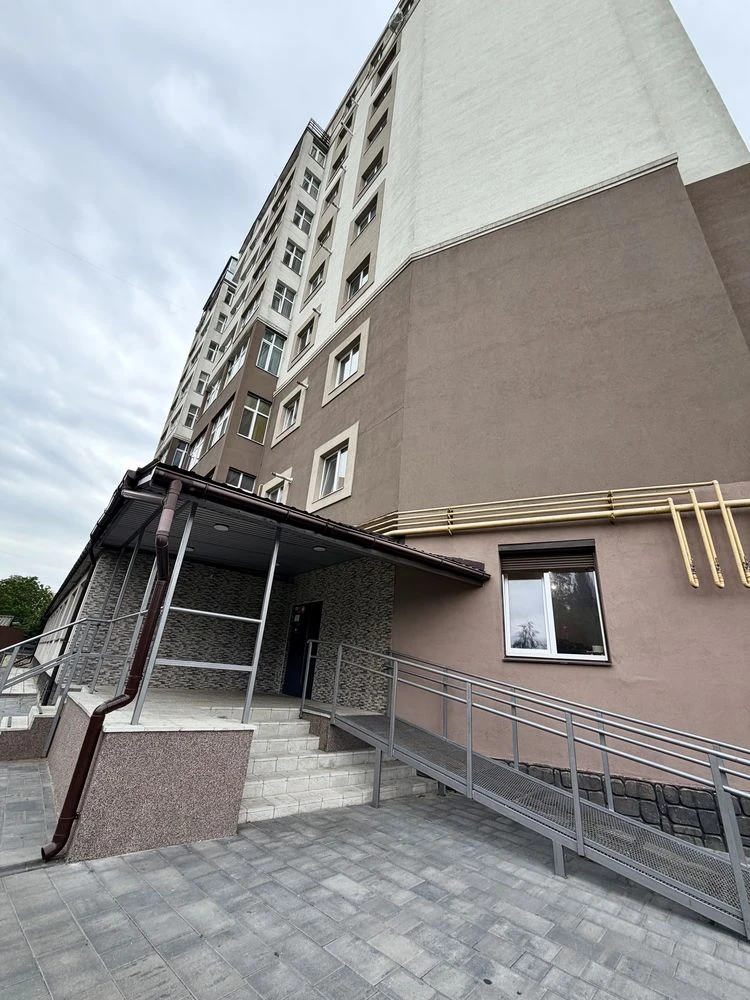 Продаж квартири з ремонтом у,якій ніхто не проживав