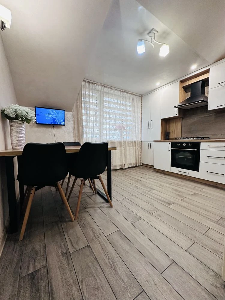 2-кімнатна квартира ,район 12 школи