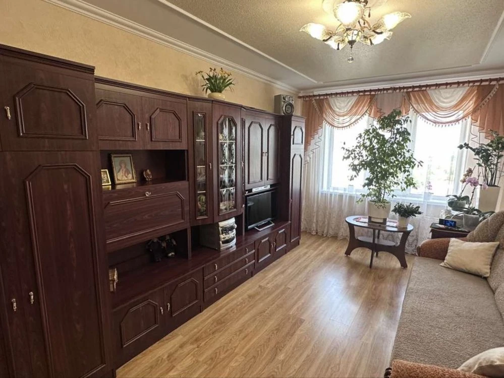 Продаж трикімнатної квартири