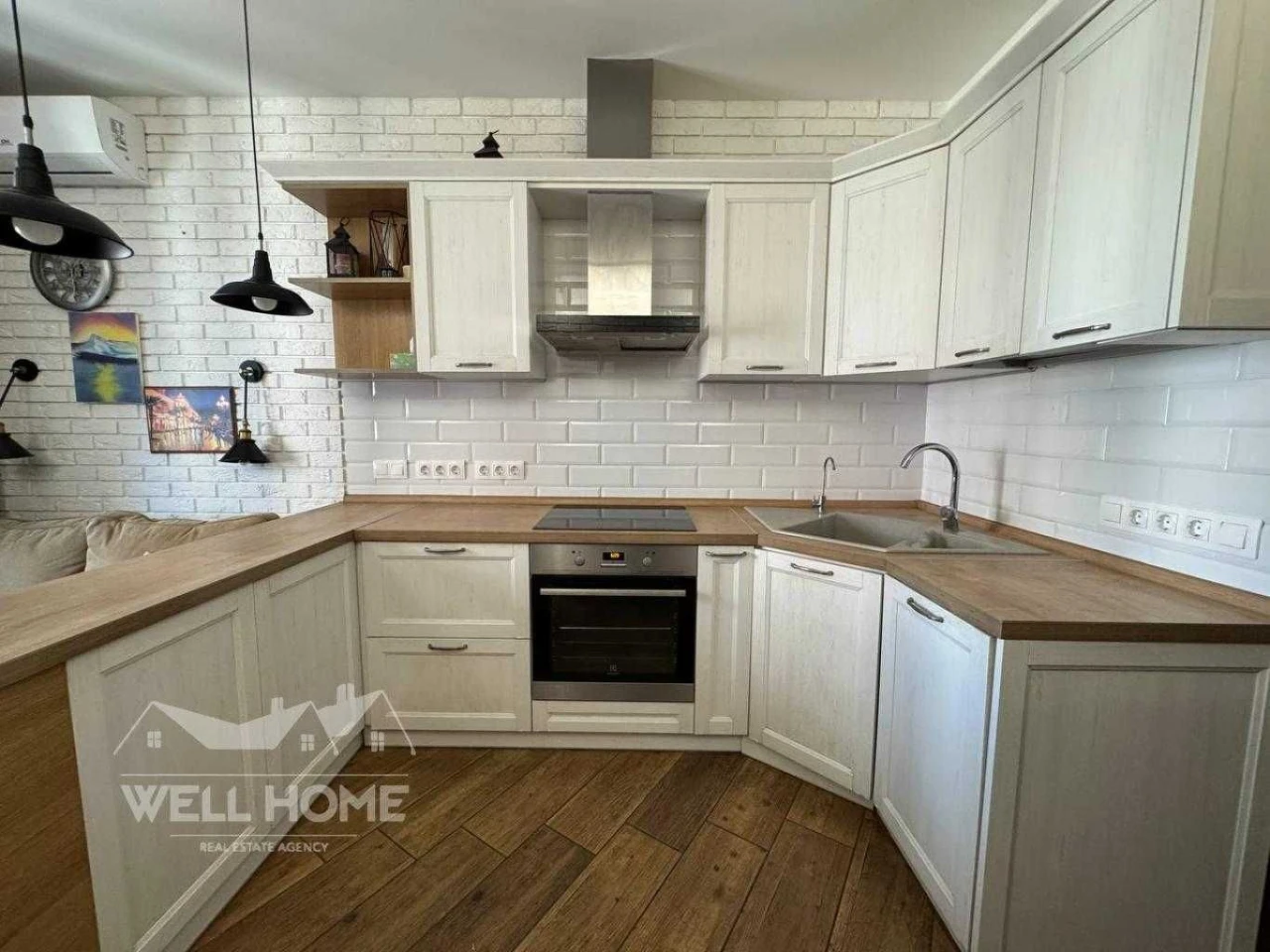 Продаж 2к квартири, вул.  Урлівська, 30, м. Київ -  Без комі