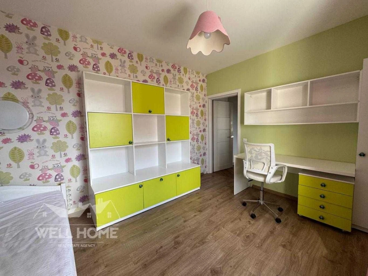 Продаж 2к квартири, вул.  Урлівська, 30, м. Київ -  Без комі