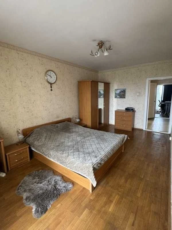 Продається видова 3к квартира по просп. Бажана, 36