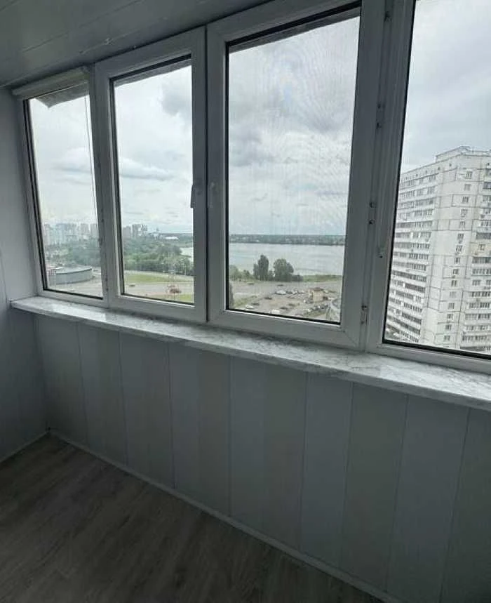 Продається видова 3к квартира по просп. Бажана, 36