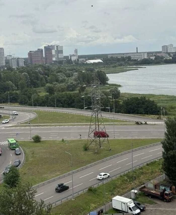Продається видова 3к квартира по просп. Бажана, 36