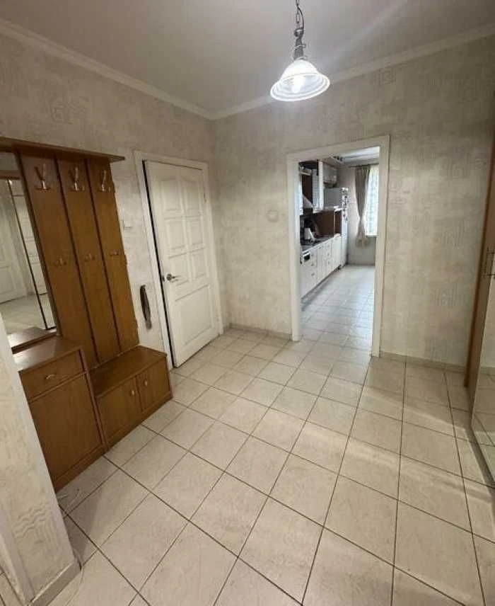 Продається видова 3к квартира по просп. Бажана, 36
