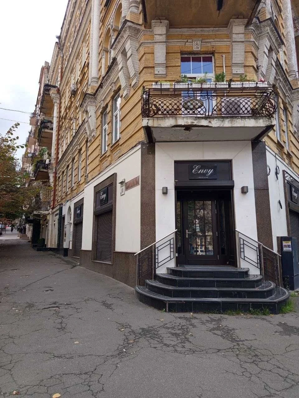 Продаж квартири у легендарному будинку на Городецького - ста