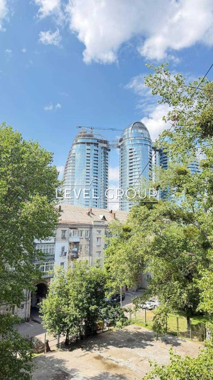 Продаж 2-кімнатної квартири (62 м2) на Печерську, вул. Дмитр