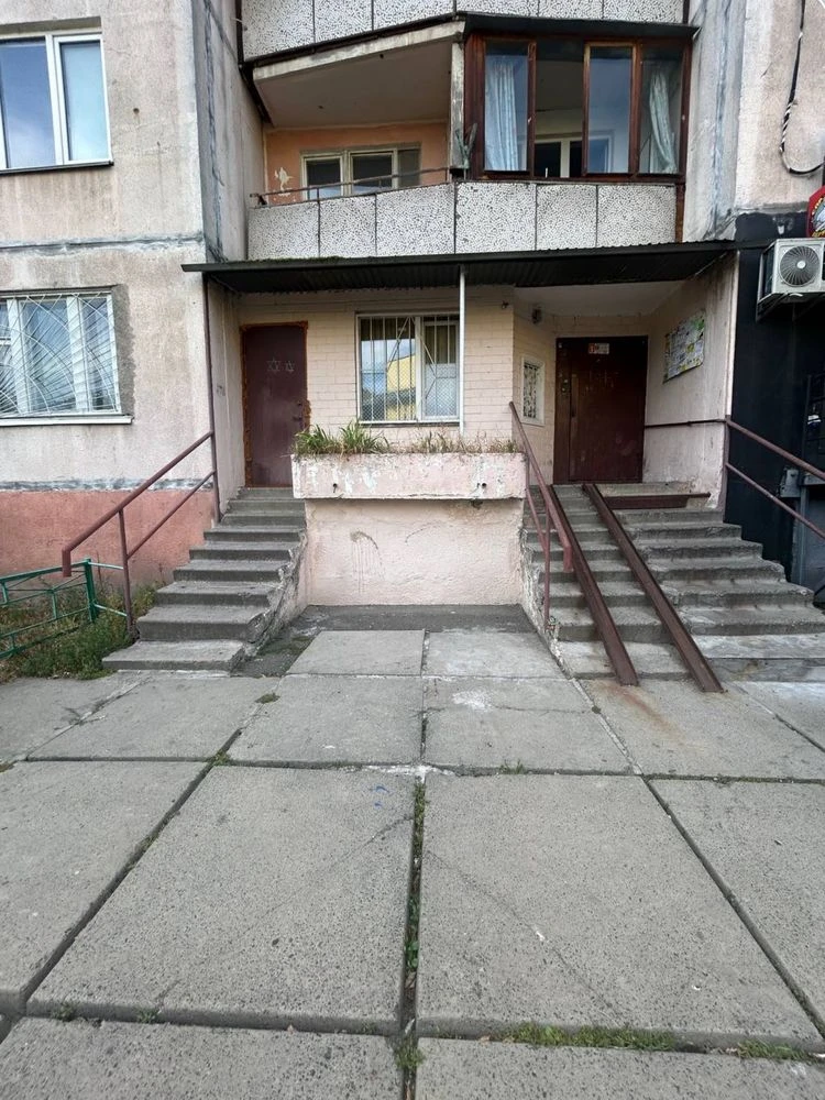 1-кімн 34м2, Оболонський проспект 9, метро Оболонь 5 хв