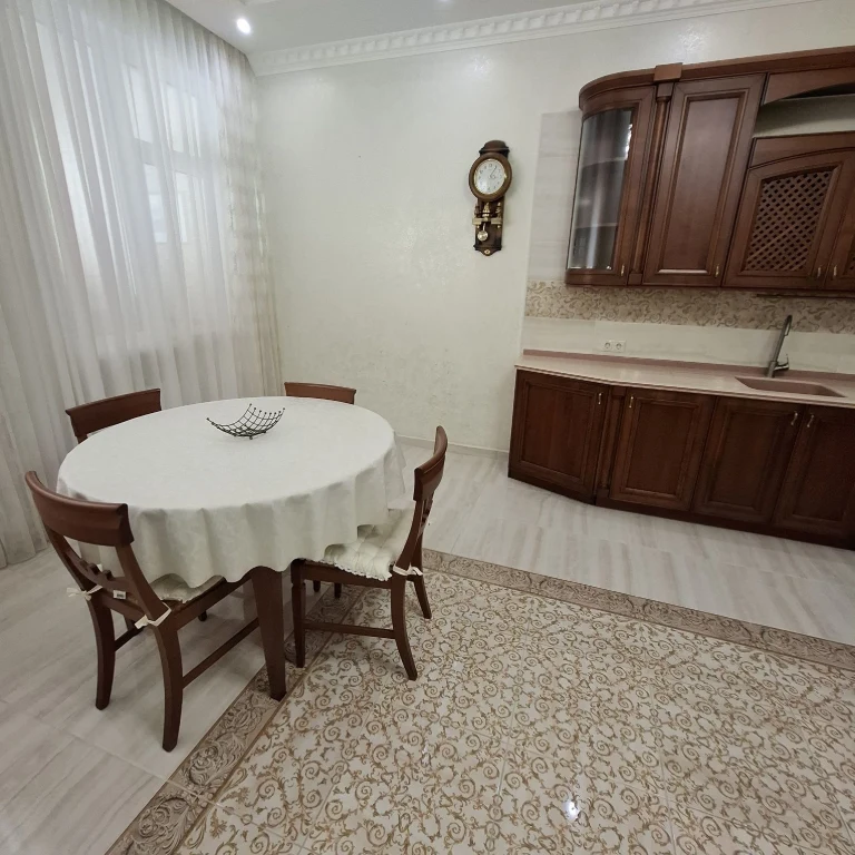 Продаж від власника квартири 105 м кв Жк Панорама на Печерсь