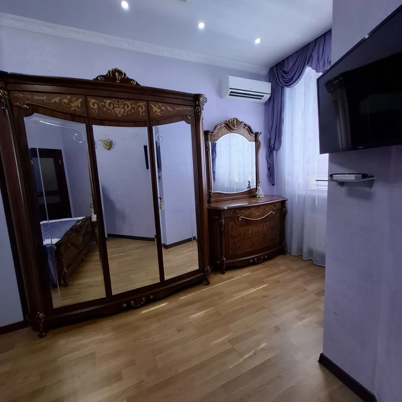 Продаж від власника квартири 105 м кв Жк Панорама на Печерсь