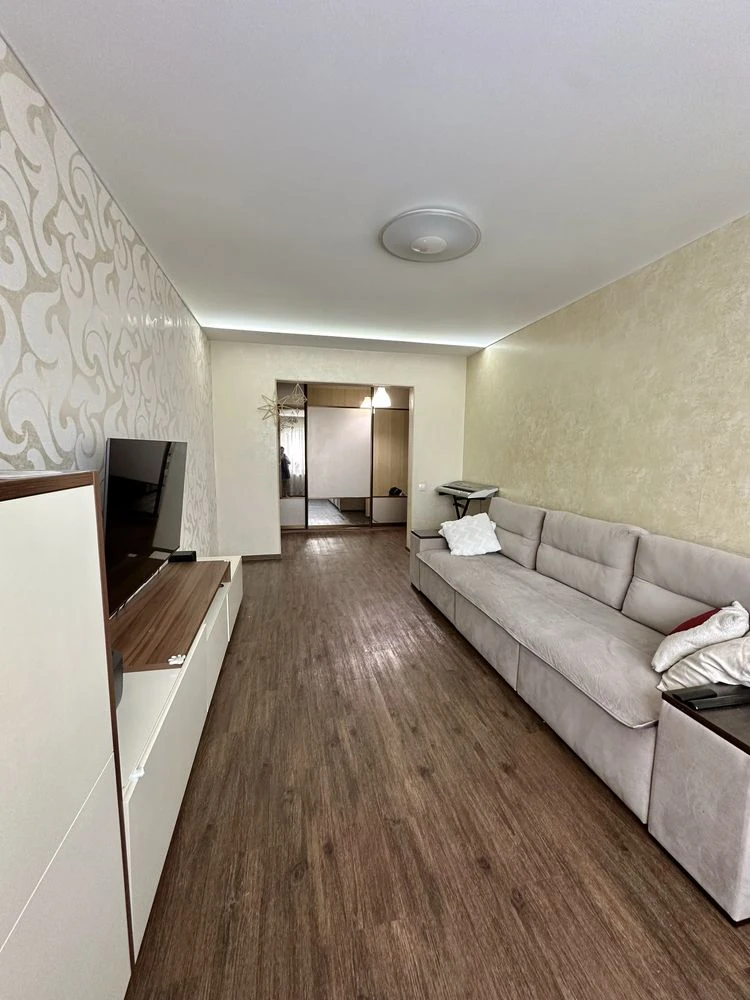 ВЛАСНИК Продаж 3-кімнатної квартири на Осокорках, вул. Єлиза
