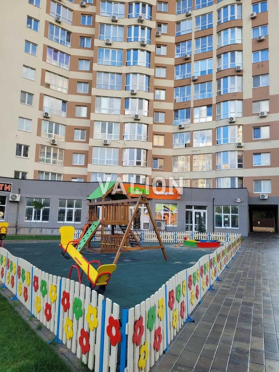 Продаж сучасної дворівневої квартири з ремонтом в Солом'янсь