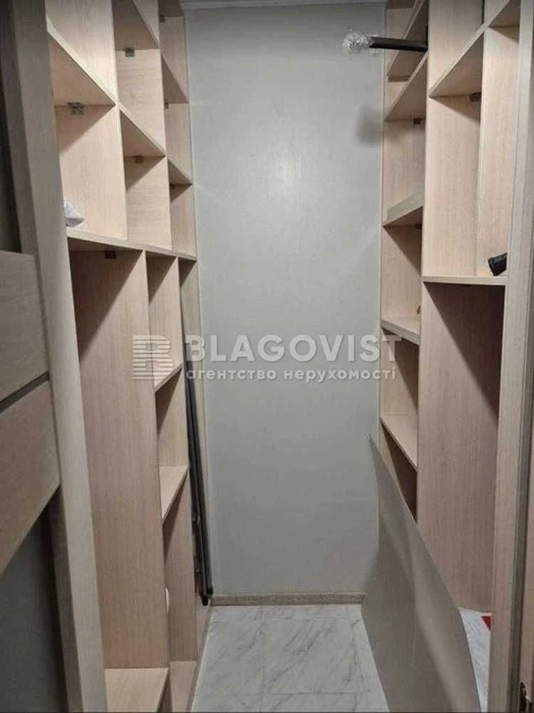 Продам видову 1 кімнатну квартиру ЖК Зелений острів метро Бе