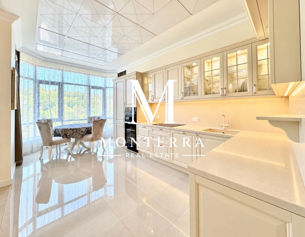 Без%  Продаж 2-к квартири з ремонтом, меблями та технікою в