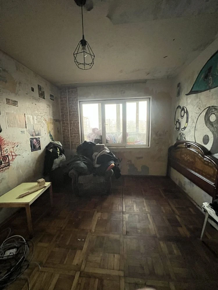 Продам 2 кімнатну квартиру Рональда Рейгана 9