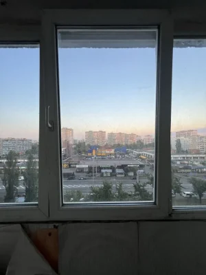 Продам 2 кімнатну квартиру Рональда Рейгана 9