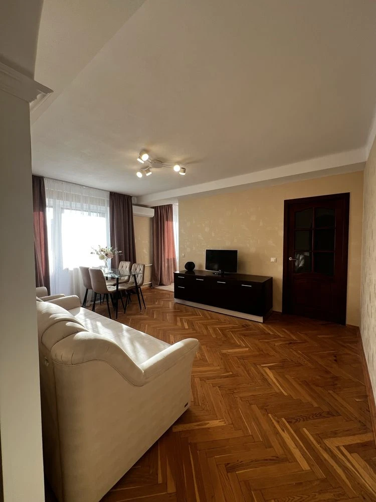 БЕЗ КОМІСІЇ! Продам 3к квартиру на Печерську бул. Лесі Украї