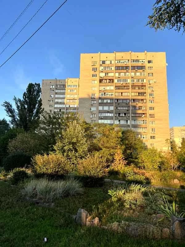 Продам сучасну 1-К квартиру з якісним дорогим ремонтом біля