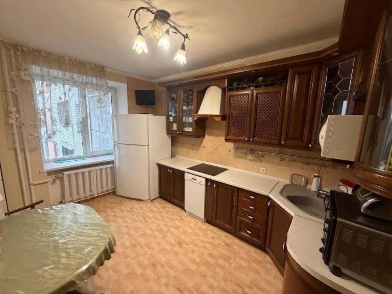 Продажа 3 кім. 85м2 вул. Василя Верховинця 10, ремонт.