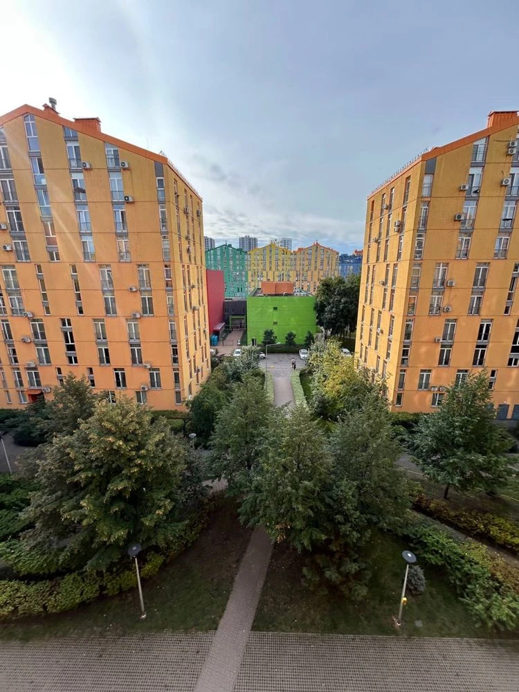 Продаж 1-кімнатноі квартири в ЖК Комфорт  Таун , вул.Регенер