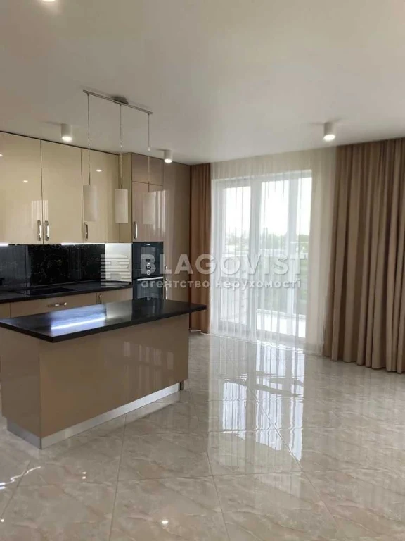 Продаж 3-к квартири Воскресенська, 18 ЖК "Паркові озера" М.Л
