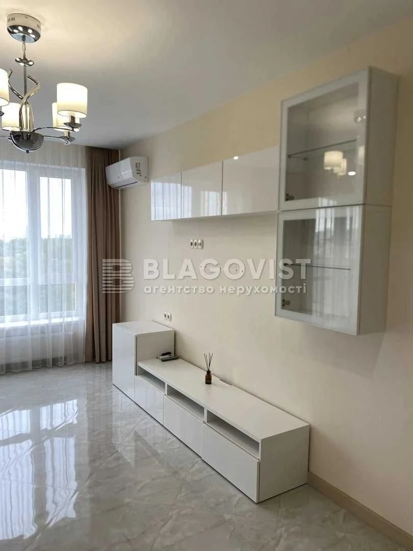 Продаж 3-к квартири Воскресенська, 18 ЖК "Паркові озера" М.Л