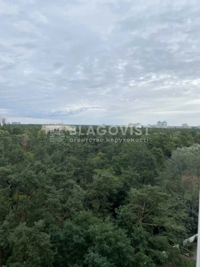 Продаж 3-к квартири Воскресенська, 18 ЖК "Паркові озера" М.Л