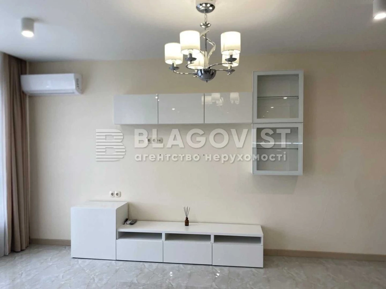 Продаж 3-к квартири Воскресенська, 18 ЖК "Паркові озера" М.Л