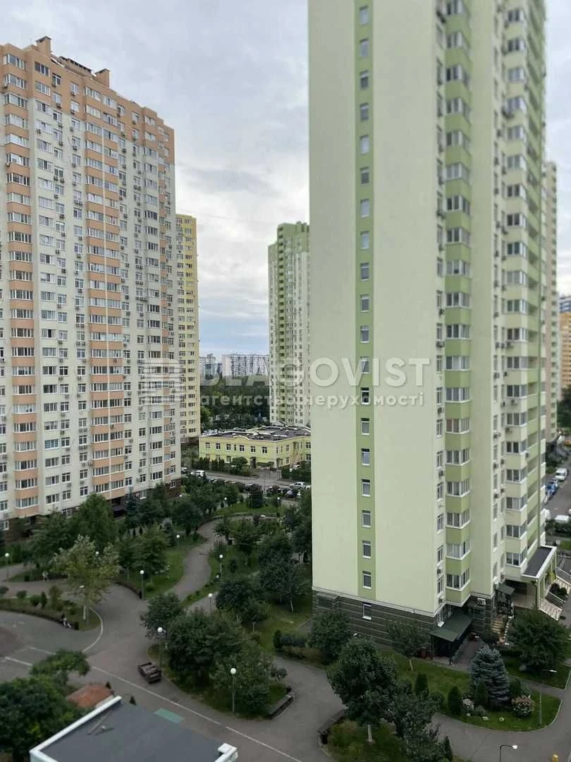 Продаж 3-к квартири Воскресенська, 18 ЖК "Паркові озера" М.Л
