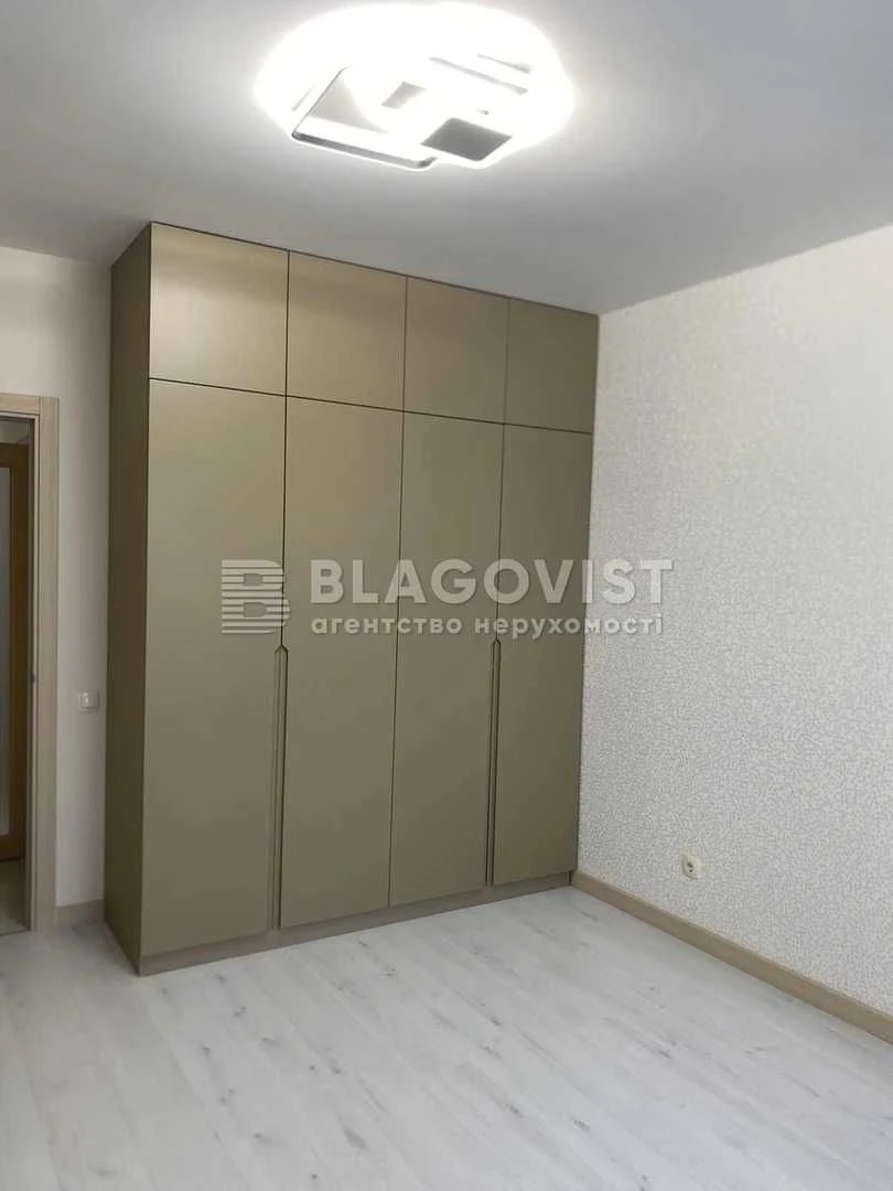 Продаж 3-к квартири Воскресенська, 18 ЖК "Паркові озера" М.Л