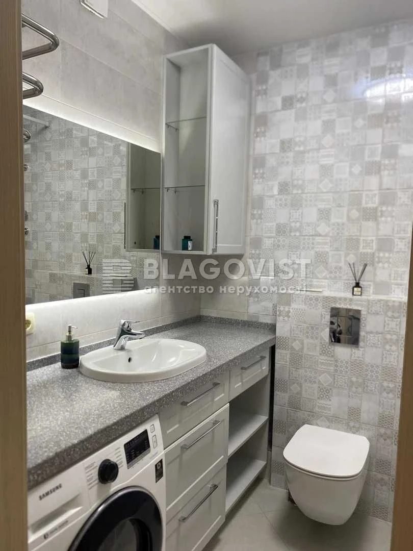 Продаж 3-к квартири Воскресенська, 18 ЖК "Паркові озера" М.Л