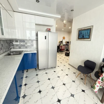 Продам 2-к квартиру 74 кв м Позняки Драгоманова 2