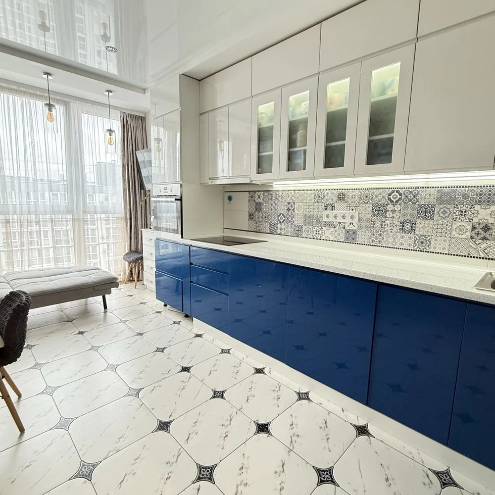 Продам 2-к квартиру 74 кв м Позняки Драгоманова 2