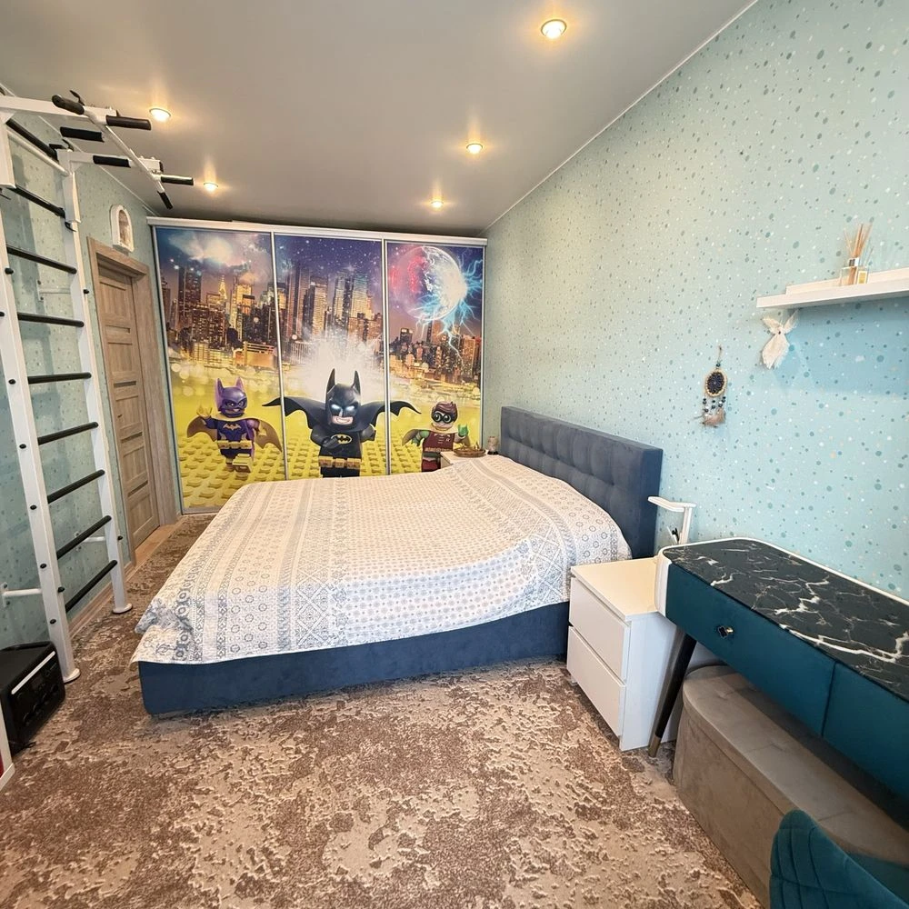 Продам 2-к квартиру 74 кв м Позняки Драгоманова 2