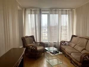 Продаж 1 кім Русановка вул Ентузіастів 9