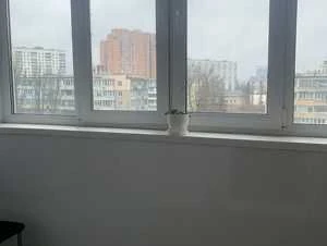 Продаж 1 кім Русановка вул Ентузіастів 9